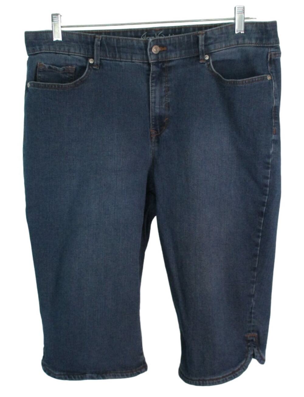 Gloria Vanderbilt Women's Mid Rise Medium Wash  Blue Jean Capri Pants Size 18